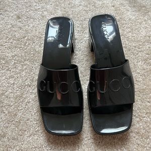 GUCCI rubber slide sandal size 9